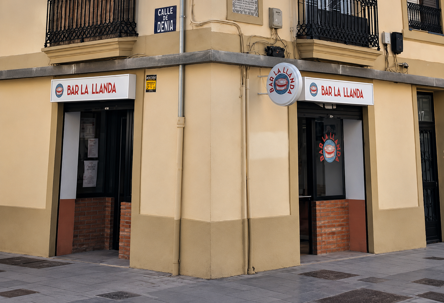 Puerta del Bar La Llanda